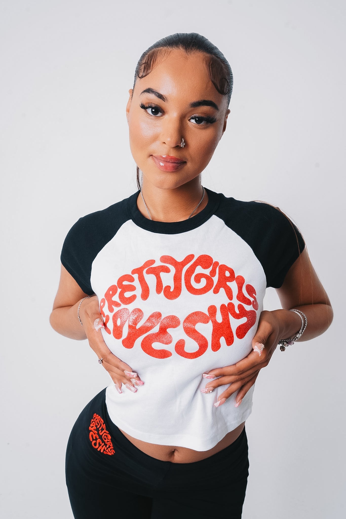 Pretty Girls Love SHY SET
